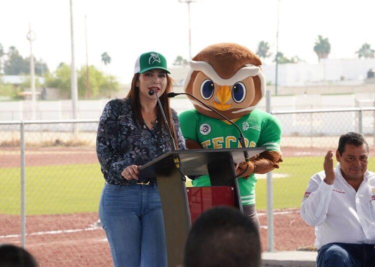 Inauguran renovado campo de béisbol en el ITNL