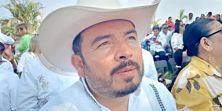 Alcalde de González impulsa salud, agua y educación