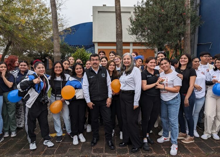Visita Dámaso Anaya las facultades de la UAT en Matamoros