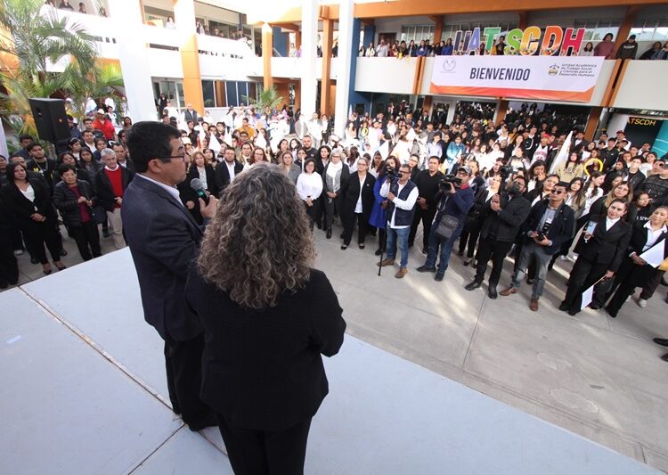 La formación humanística de los universitarios es nuestro compromiso: Dámaso Anaya