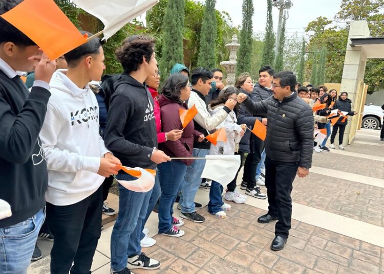 Dámaso Anaya fortalece vínculos con universitarios de la UAT Campus Mante