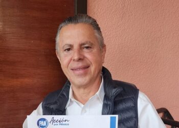 Chucho Nader se registra como candidato a la Diputado Federal