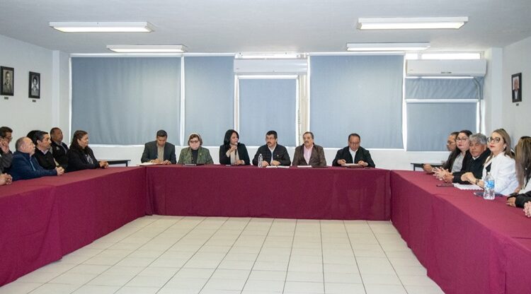 Inicia Dámaso Anaya recorrido por facultades de la UAT