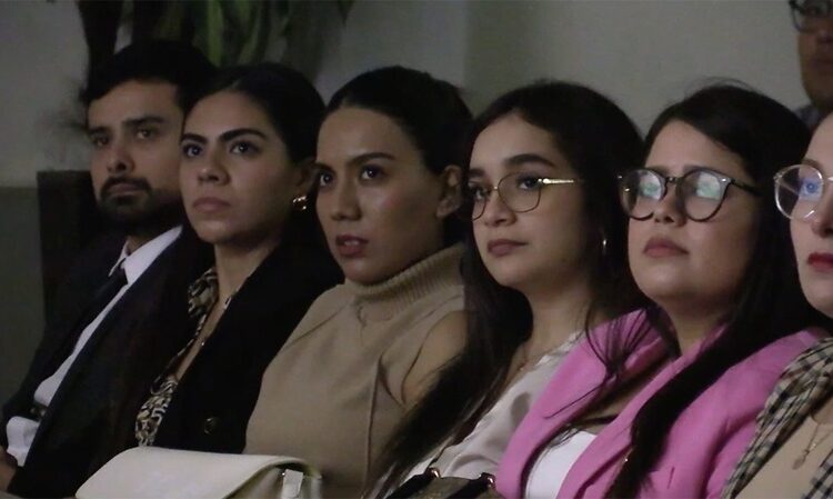 Difunde la UAT temas especializados de odontología