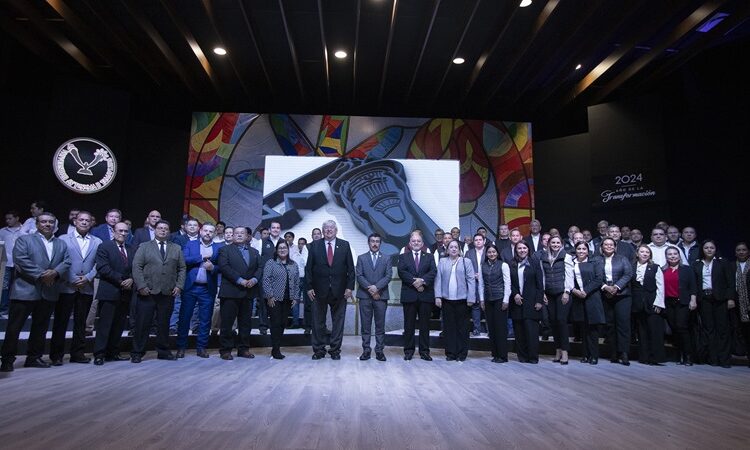 “Iniciamos juntos una nueva dinámica universitaria para transformar y trascender”: Dámaso Anaya