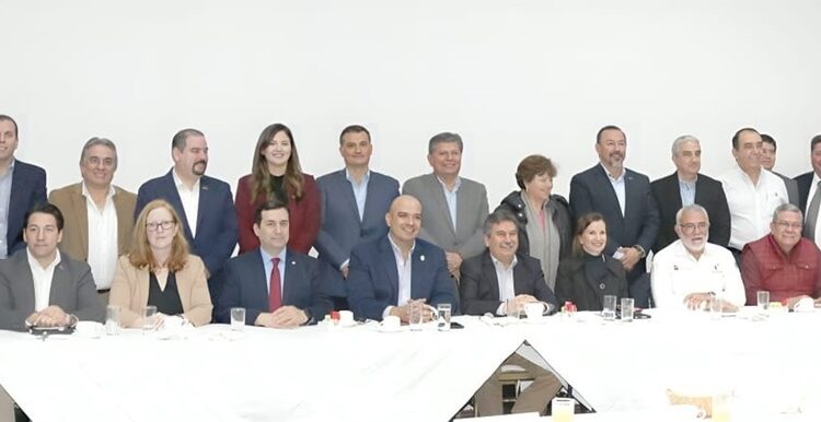 Acuerdan SE, SOP y transportistas impulsar desarrollo económico de Nuevo Laredo