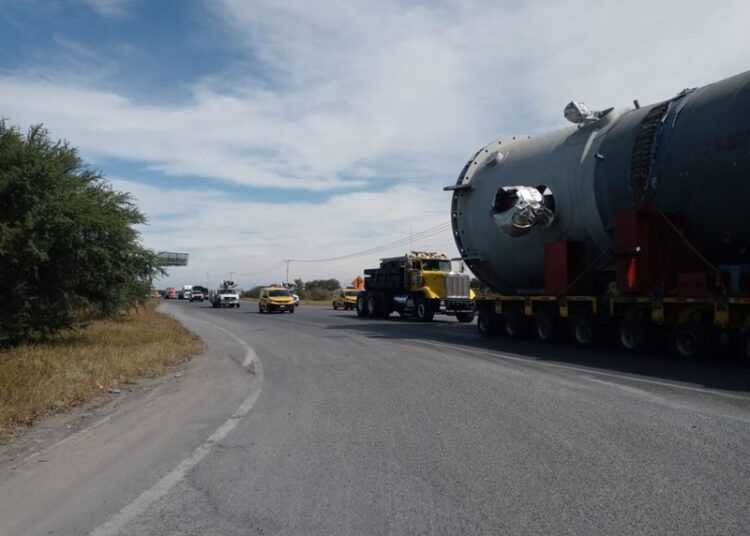 Alerta: Se reestablece circulación vial tras traslado de calderas