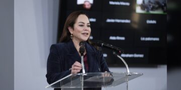 Anuncia Carmen Lilia Canturosas mayor conectividad aérea para NLD
