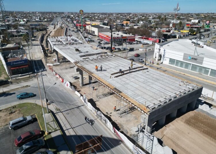 Avanza construcción del Puente Calzada de los Héroes en NLD