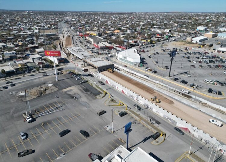 Avanza construcción del Puente Calzada de los Héroes en NLD