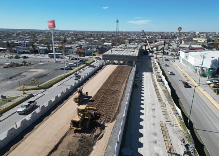 Avanza construcción del Puente Calzada de los Héroes en NLD
