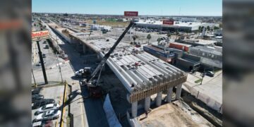 Avanza construcción del Puente Calzada de los Héroes en NLD
