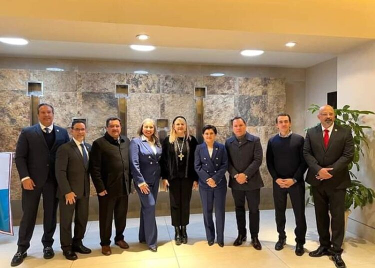 Carlo González invitado de honor en la toma de protesta de la AMASFAC