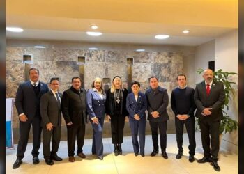 Carlo González invitado de honor en la toma de protesta de la AMASFAC