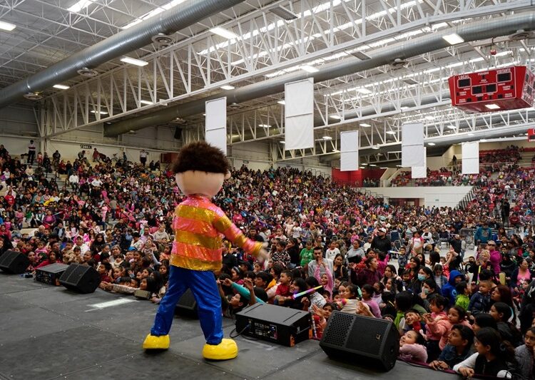 Celebran miles de familias Día de Reyes con Festival del Gobierno de NLD y Sistema DIF
