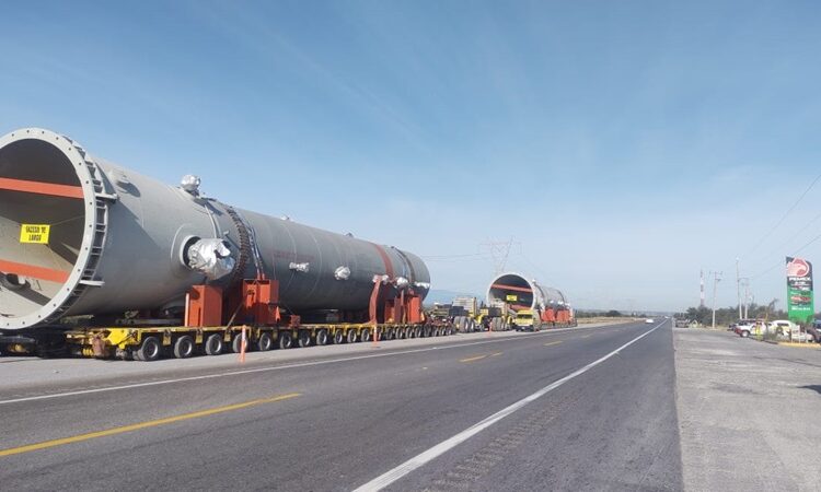 Cierran vialidades por movimiento de calderas