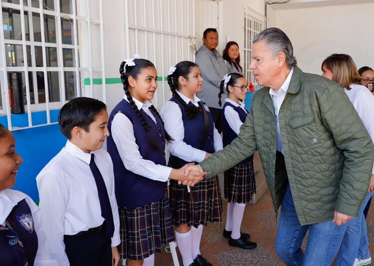 Comunidad escolar reconoce apoyo de Chucho Nader al Sector Educativo