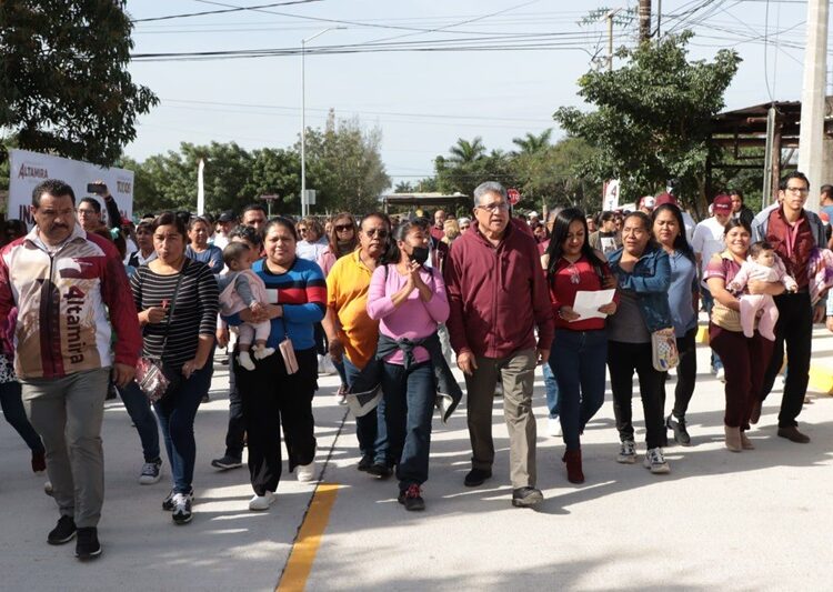Con obras de pavimentación transforma Armando Martínez la colonia Altamira Sector 3