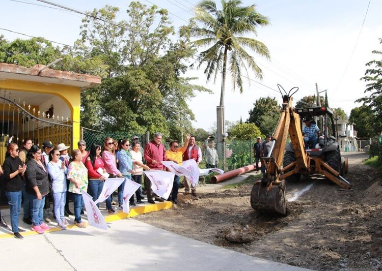 Con obras de pavimentación transforma Armando Martínez la colonia Altamira Sector 3