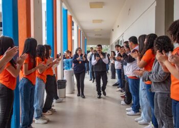 Dámaso Anaya da mensaje de bienvenida al ciclo escolar de la UAT Primavera 2024