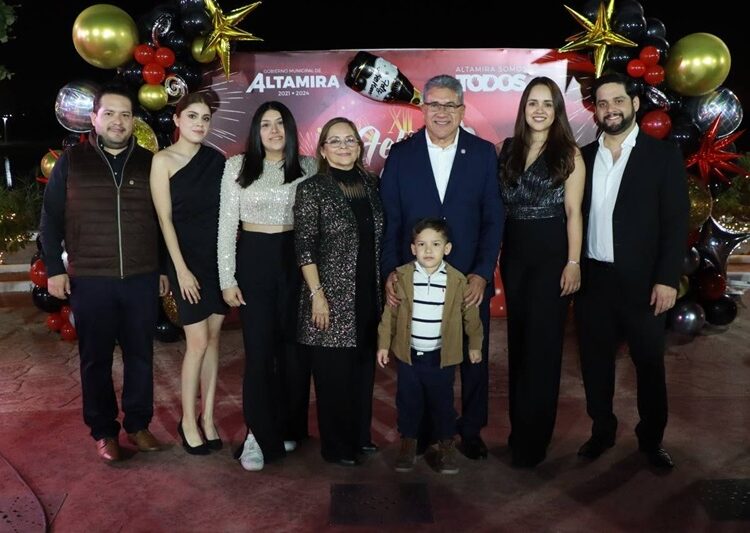 Despide Gobierno de Altamira el 2023 en Parque de la Laguna del Champayán