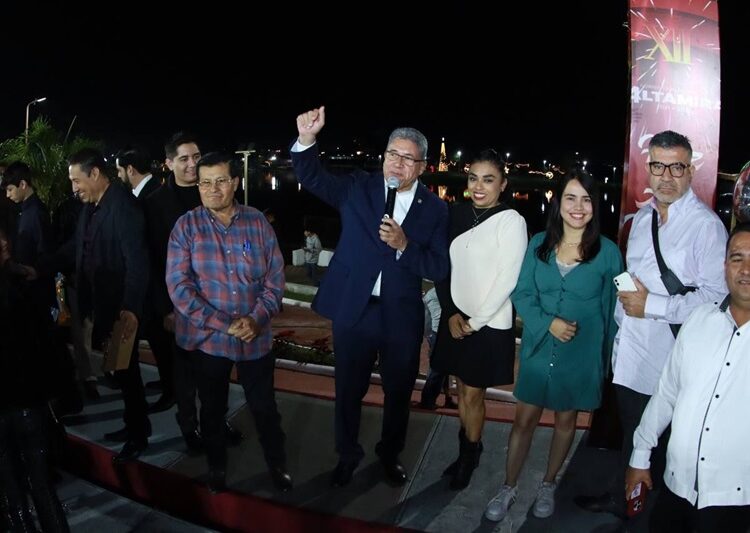 Despide Gobierno de Altamira el 2023 en Parque de la Laguna del Champayán