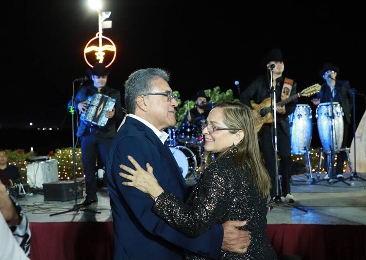Despide Gobierno de Altamira el 2023 en Parque de la Laguna del Champayán