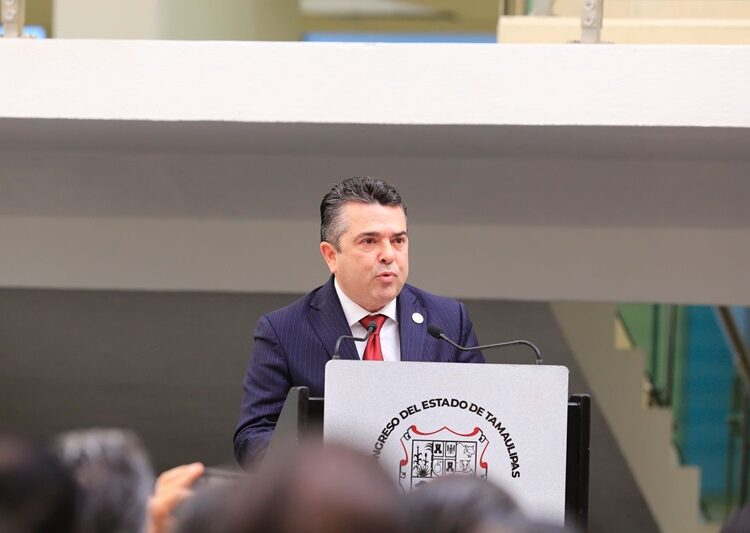 Devela gobernador placa conmemorativa del Bicentenario del Congreso de Tamaulipas