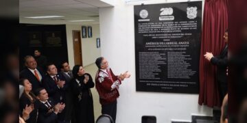 Devela gobernador placa conmemorativa del Bicentenario del Congreso de Tamaulipas