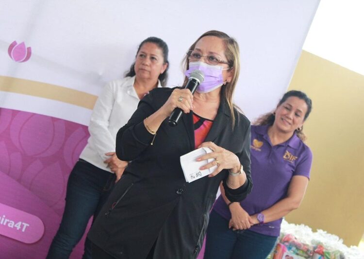 Encabeza Rossy Luque de Martínez gira de trabajo por zona rural