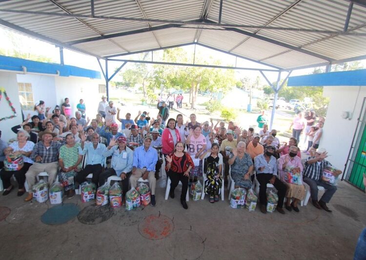 Encabeza Rossy Luque de Martínez gira de trabajo por zona rural