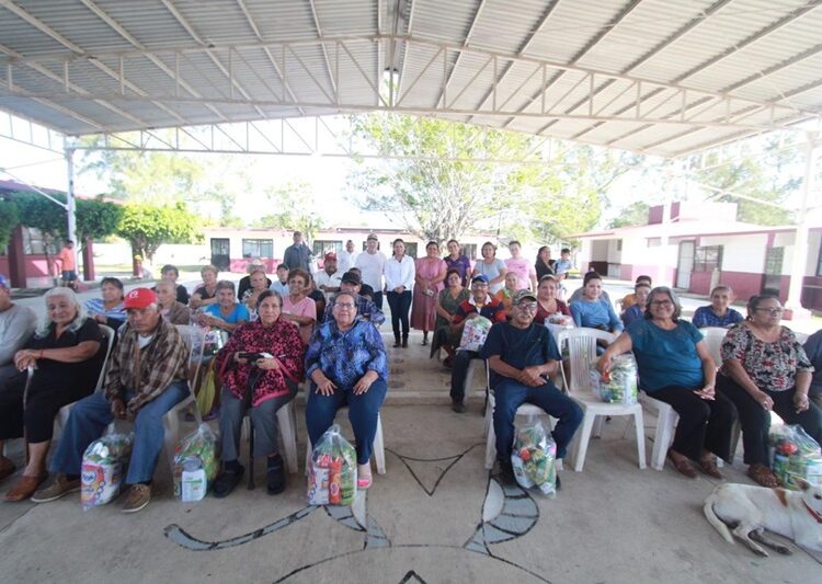 Encabeza Rossy Luque de Martínez gira de trabajo por zona rural