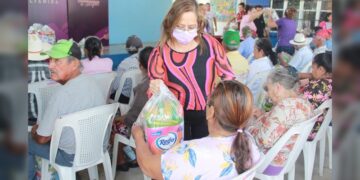 Encabeza Rossy Luque de Martínez gira de trabajo por zona rural