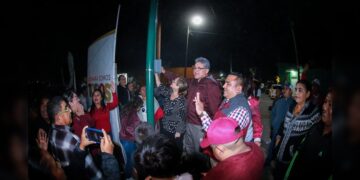 Enciende AMM luminarias en campo de fútbol del Fracc. Haciendas I