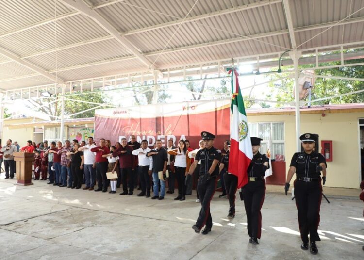 Entrega AMM nueva techumbre en primaria del Ejido El Fuerte