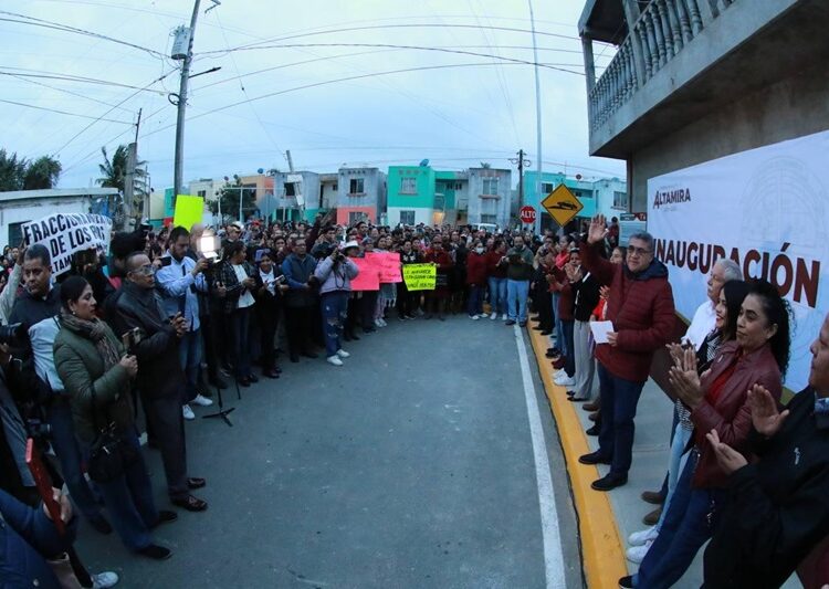 Entrega AMM pavimentación de la Avenida de la Esperanza