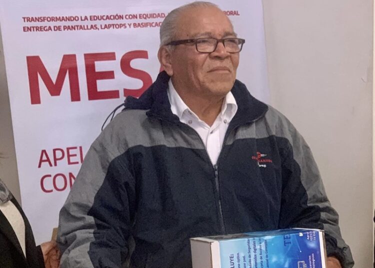 Entrega SET 126 equipos de computo a maestros de Reynosa