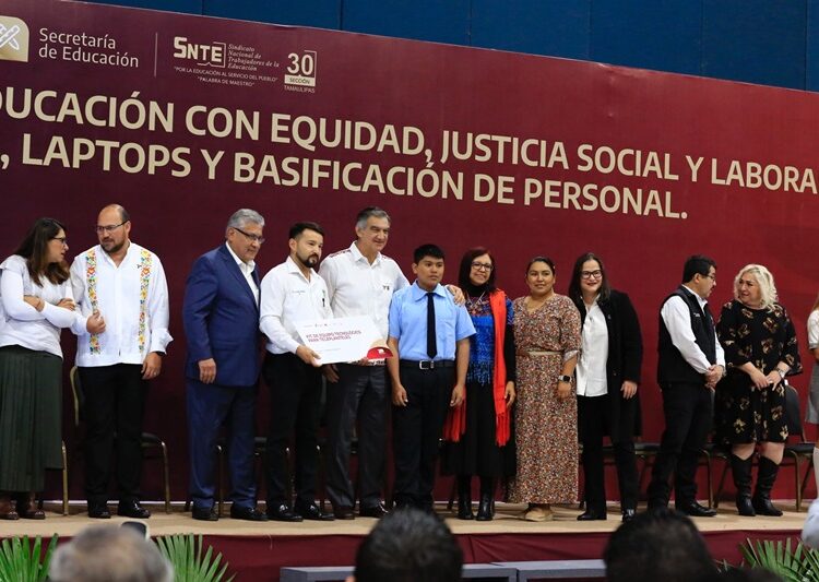 Entregan nombramientos a 3 mil maestros tamaulipecos