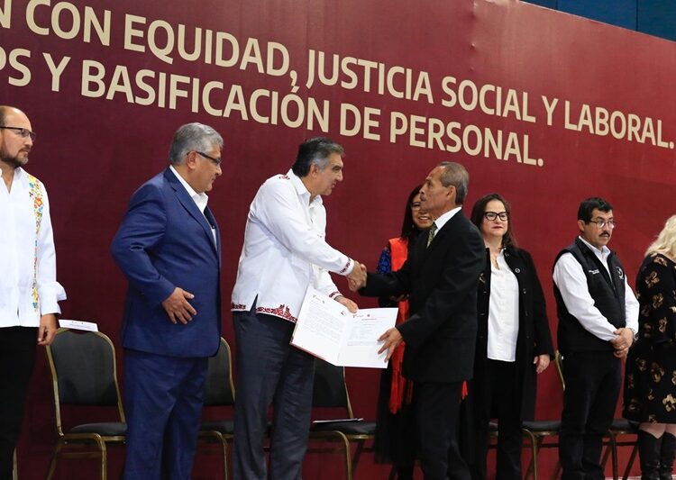 Entregan nombramientos a 3 mil maestros tamaulipecos