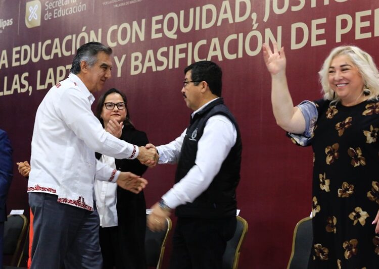 Entregan nombramientos a 3 mil maestros tamaulipecos