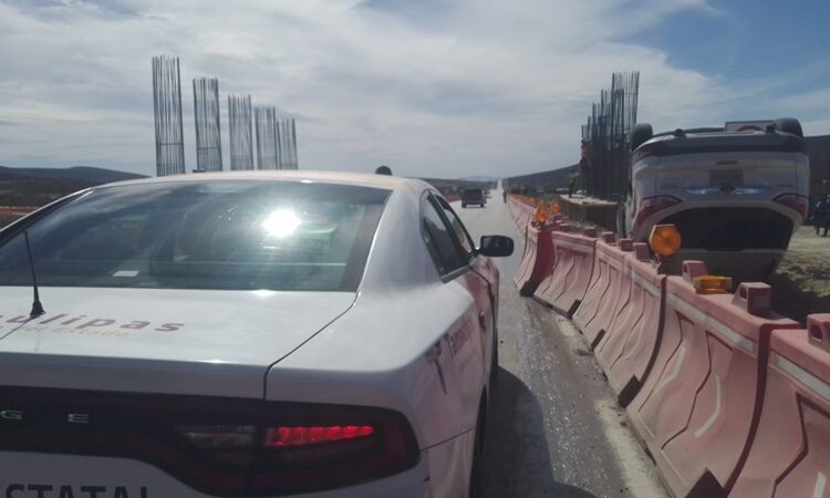 Guardia Estatal atiende accidente vehicular en Carretera Federal 101