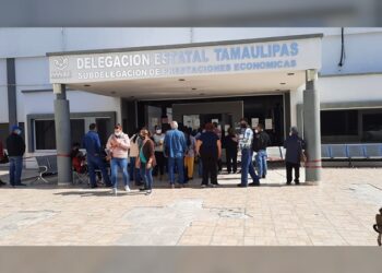 Funcionarios sinvergüenzas hacen negocio con pensiones
