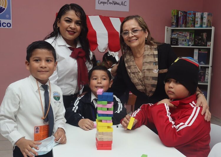 Inaugura Rossy Luque ludoteca en escuela primaria del Sector Miramar