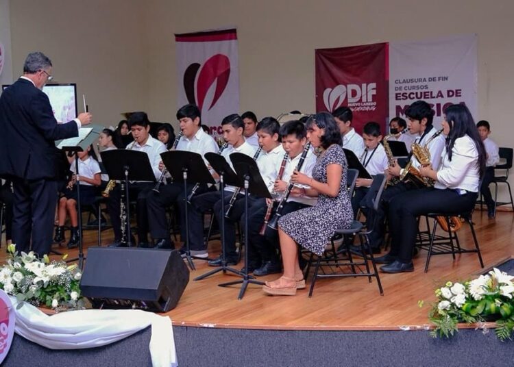 Inicia escuela de música del DIF NLD