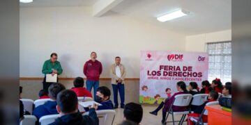Lleva Sistema DIF NLD Feria de los Derechos a estudiantes de nivel básico