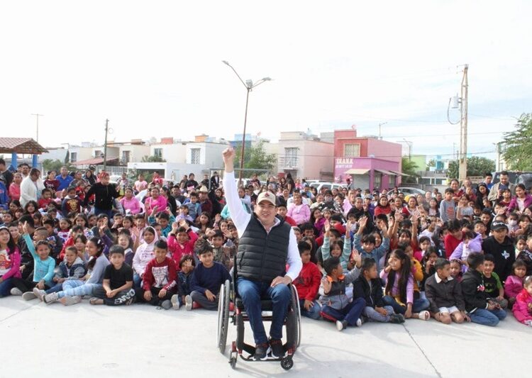 Más de mil personas asisten al festejo del Día de Reyes de Marco Gallegos Galván