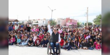 Más de mil personas asisten al festejo del Día de Reyes de Marco Gallegos Galván