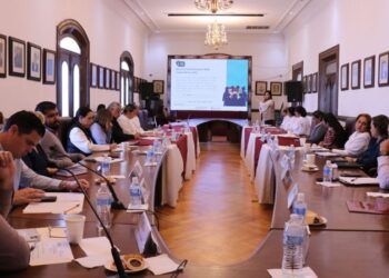 Propone Municipio incluir a colectivos de víctimas en programa de becas