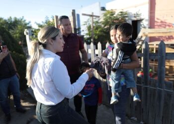Realiza Gobierno de NLD brigada contra el frío en colonias del poniente