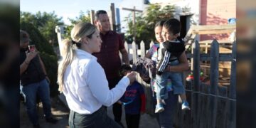 Realiza Gobierno de NLD brigada contra el frío en colonias del poniente